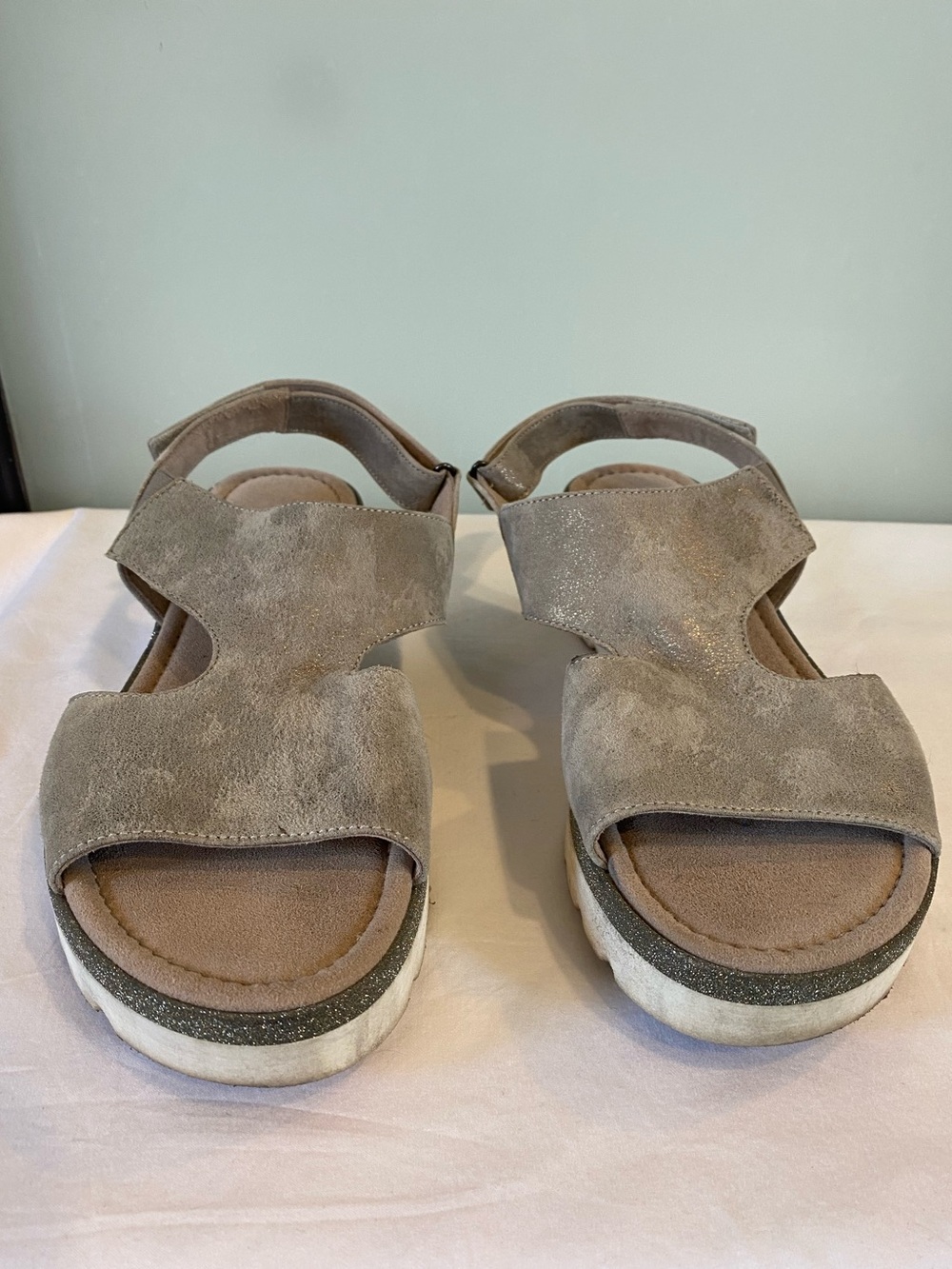 Gabor Women's Metallic Beige Suede Platform Sandal 8.5 Minimalist Neutral Comfy